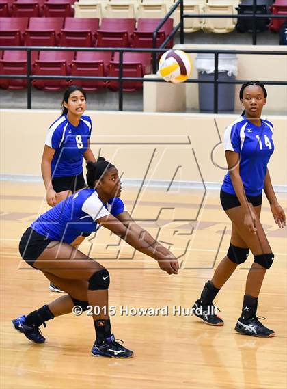 Thumbnail 3 in Grand Prairie vs Trimble Tech (EMS-ISD Tournament) photogallery.
