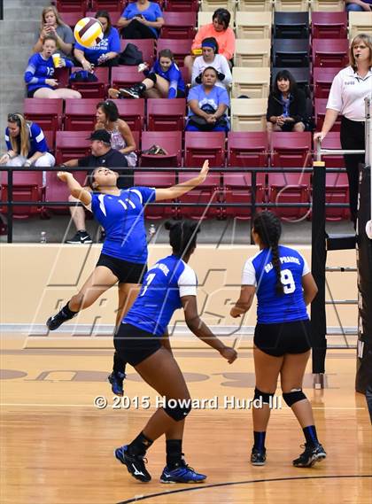 Thumbnail 3 in Grand Prairie vs Trimble Tech (EMS-ISD Tournament) photogallery.