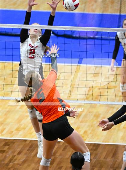 Thumbnail 1 in Del Norte vs. Haxtun (CHSAA 2A First Round) photogallery.