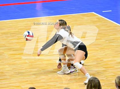 Thumbnail 2 in Del Norte vs. Haxtun (CHSAA 2A First Round) photogallery.