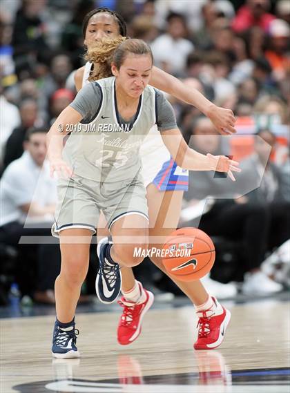 Thumbnail 2 in Duncanville vs. Sierra Canyon (Thanksgiving Hoopfest) photogallery.