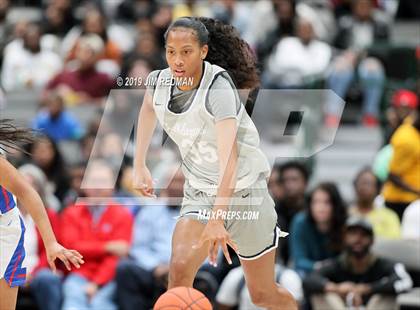 Thumbnail 3 in Duncanville vs. Sierra Canyon (Thanksgiving Hoopfest) photogallery.
