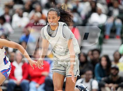 Thumbnail 1 in Duncanville vs. Sierra Canyon (Thanksgiving Hoopfest) photogallery.