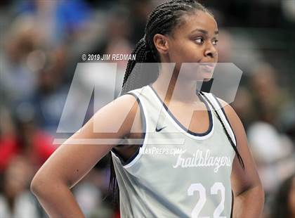 Thumbnail 3 in Duncanville vs. Sierra Canyon (Thanksgiving Hoopfest) photogallery.
