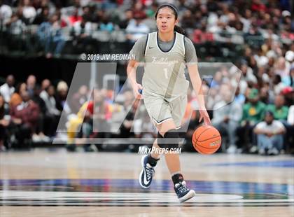 Thumbnail 2 in Duncanville vs. Sierra Canyon (Thanksgiving Hoopfest) photogallery.