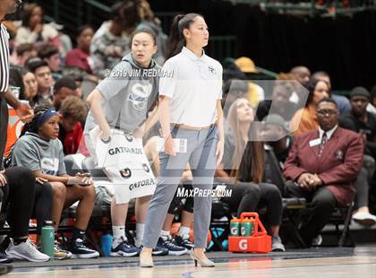 Thumbnail 1 in Duncanville vs. Sierra Canyon (Thanksgiving Hoopfest) photogallery.