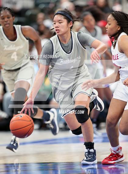 Thumbnail 2 in Duncanville vs. Sierra Canyon (Thanksgiving Hoopfest) photogallery.
