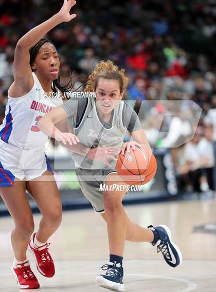Thumbnail 1 in Duncanville vs. Sierra Canyon (Thanksgiving Hoopfest) photogallery.
