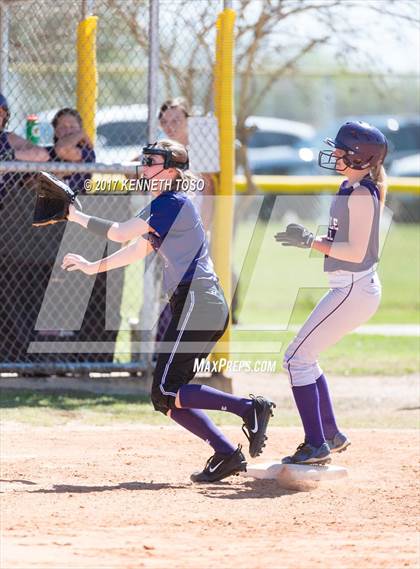 Thumbnail 2 in Stockdale vs St. Mary's Hall (Pearsall Tournament) photogallery.