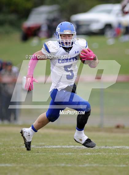 Thumbnail 3 in Sesser-Valier/Waltonville/Woodlawn vs Greenville (IHSA 3A Playoffs - First Round) photogallery.