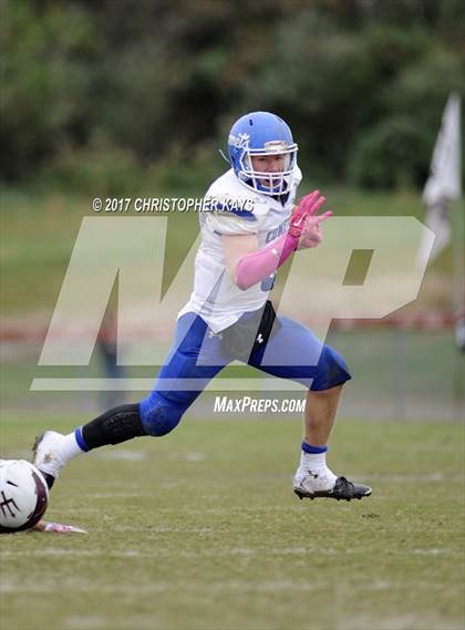 Thumbnail 3 in Sesser-Valier/Waltonville/Woodlawn vs Greenville (IHSA 3A Playoffs - First Round) photogallery.