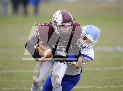 Thumbnail 2 in Sesser-Valier/Waltonville/Woodlawn vs Greenville (IHSA 3A Playoffs - First Round) photogallery.