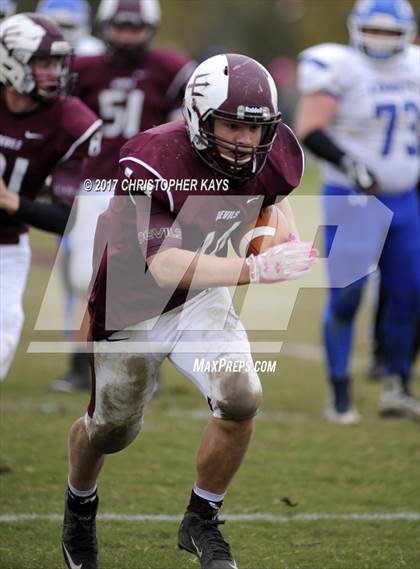 Thumbnail 3 in Sesser-Valier/Waltonville/Woodlawn vs Greenville (IHSA 3A Playoffs - First Round) photogallery.