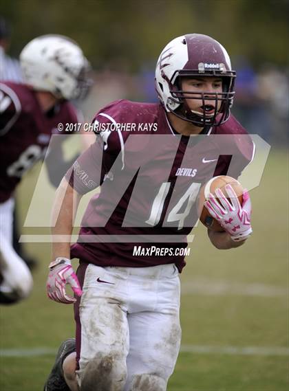 Thumbnail 3 in Sesser-Valier/Waltonville/Woodlawn vs Greenville (IHSA 3A Playoffs - First Round) photogallery.