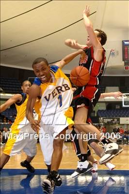 Thumbnail 3 in Verbum Dei vs Orange Lutheran (Nike Extravaganza) photogallery.
