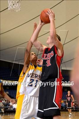 Thumbnail 2 in Verbum Dei vs Orange Lutheran (Nike Extravaganza) photogallery.