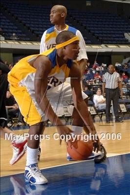 Thumbnail 2 in Verbum Dei vs Orange Lutheran (Nike Extravaganza) photogallery.