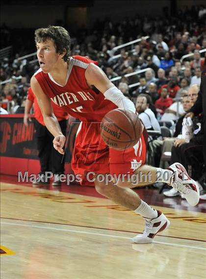 Thumbnail 3 in Mater Dei vs. Centennial (CIF Southern D1 Regional Final) photogallery.