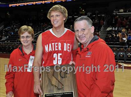 Thumbnail 3 in Mater Dei vs. Centennial (CIF Southern D1 Regional Final) photogallery.