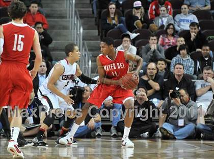 Thumbnail 2 in Mater Dei vs. Centennial (CIF Southern D1 Regional Final) photogallery.