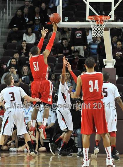 Thumbnail 2 in Mater Dei vs. Centennial (CIF Southern D1 Regional Final) photogallery.