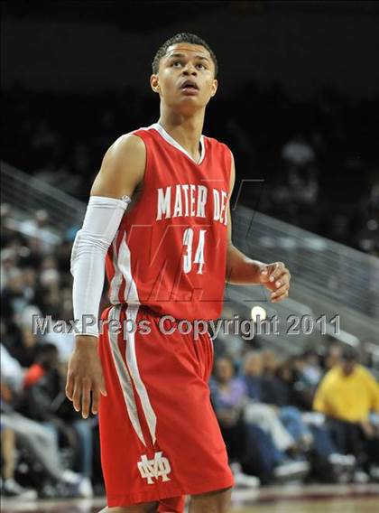 Thumbnail 2 in Mater Dei vs. Centennial (CIF Southern D1 Regional Final) photogallery.