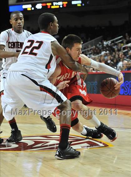 Thumbnail 1 in Mater Dei vs. Centennial (CIF Southern D1 Regional Final) photogallery.