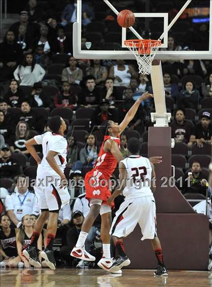 Thumbnail 1 in Mater Dei vs. Centennial (CIF Southern D1 Regional Final) photogallery.
