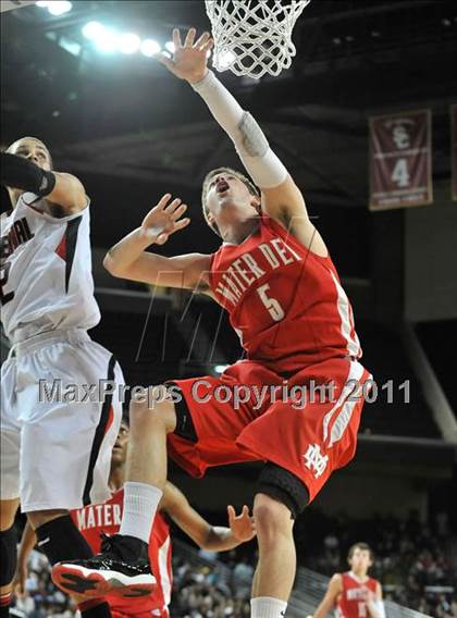 Thumbnail 3 in Mater Dei vs. Centennial (CIF Southern D1 Regional Final) photogallery.