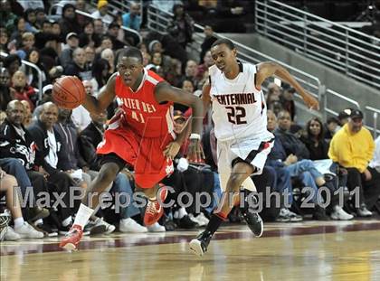 Thumbnail 3 in Mater Dei vs. Centennial (CIF Southern D1 Regional Final) photogallery.