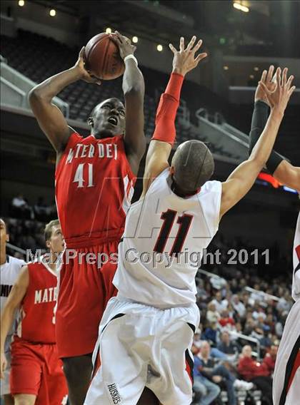 Thumbnail 1 in Mater Dei vs. Centennial (CIF Southern D1 Regional Final) photogallery.