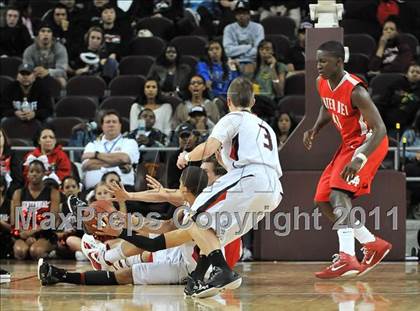 Thumbnail 1 in Mater Dei vs. Centennial (CIF Southern D1 Regional Final) photogallery.