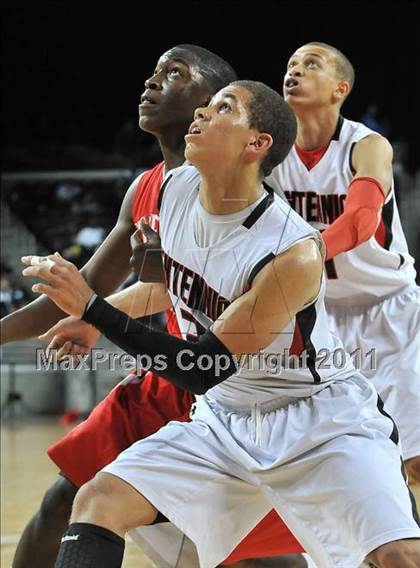 Thumbnail 2 in Mater Dei vs. Centennial (CIF Southern D1 Regional Final) photogallery.