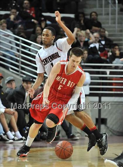 Thumbnail 2 in Mater Dei vs. Centennial (CIF Southern D1 Regional Final) photogallery.