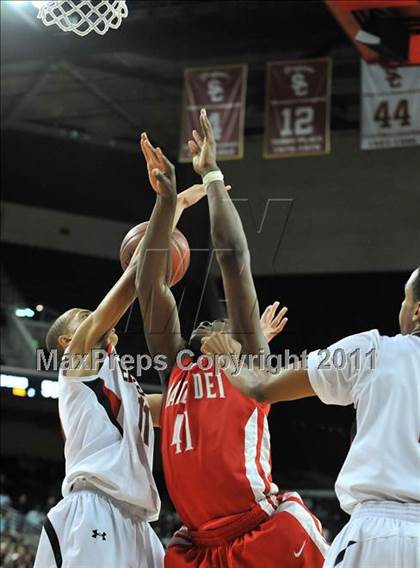 Thumbnail 2 in Mater Dei vs. Centennial (CIF Southern D1 Regional Final) photogallery.