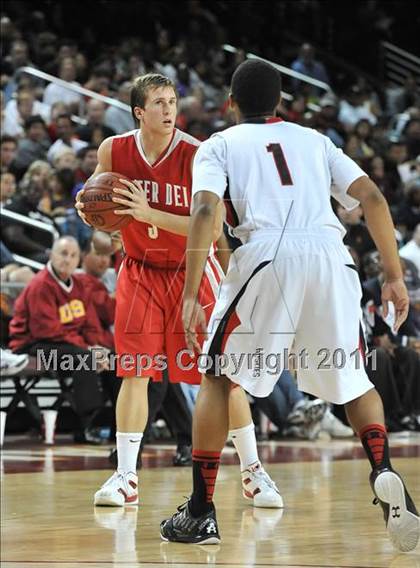 Thumbnail 3 in Mater Dei vs. Centennial (CIF Southern D1 Regional Final) photogallery.