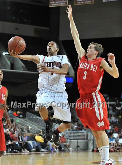 Thumbnail 3 in Mater Dei vs. Centennial (CIF Southern D1 Regional Final) photogallery.