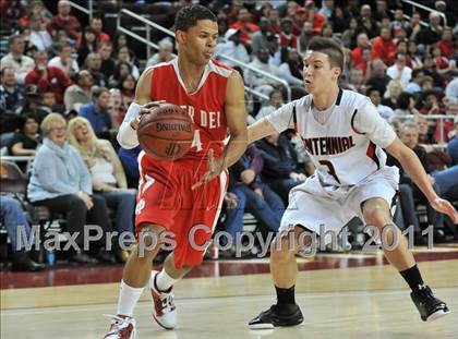 Thumbnail 2 in Mater Dei vs. Centennial (CIF Southern D1 Regional Final) photogallery.