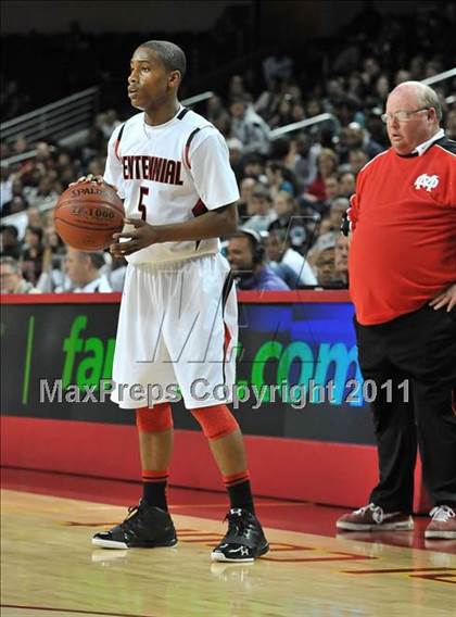 Thumbnail 3 in Mater Dei vs. Centennial (CIF Southern D1 Regional Final) photogallery.