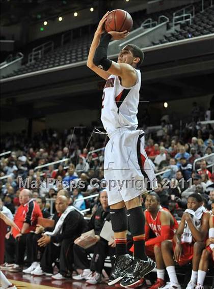 Thumbnail 2 in Mater Dei vs. Centennial (CIF Southern D1 Regional Final) photogallery.