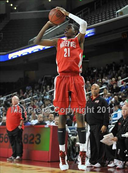 Thumbnail 1 in Mater Dei vs. Centennial (CIF Southern D1 Regional Final) photogallery.