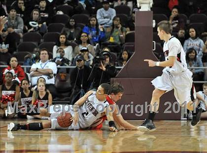 Thumbnail 3 in Mater Dei vs. Centennial (CIF Southern D1 Regional Final) photogallery.