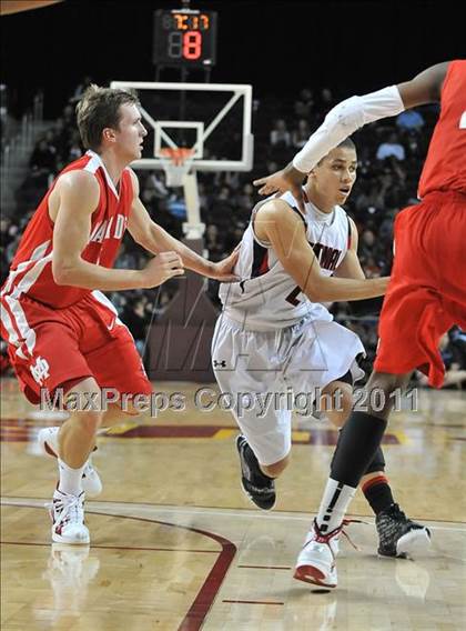 Thumbnail 3 in Mater Dei vs. Centennial (CIF Southern D1 Regional Final) photogallery.