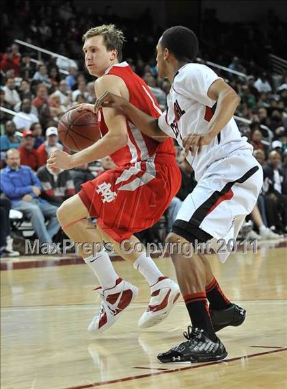 Thumbnail 2 in Mater Dei vs. Centennial (CIF Southern D1 Regional Final) photogallery.