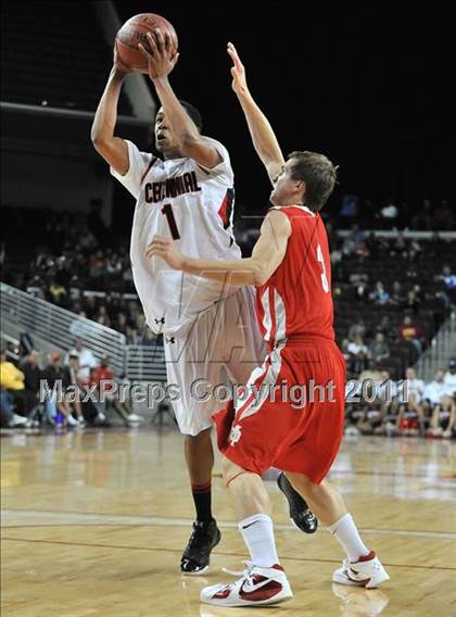 Thumbnail 1 in Mater Dei vs. Centennial (CIF Southern D1 Regional Final) photogallery.