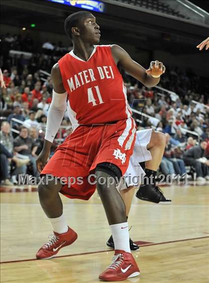 Thumbnail 2 in Mater Dei vs. Centennial (CIF Southern D1 Regional Final) photogallery.