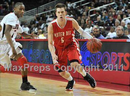 Thumbnail 1 in Mater Dei vs. Centennial (CIF Southern D1 Regional Final) photogallery.