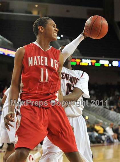 Thumbnail 2 in Mater Dei vs. Centennial (CIF Southern D1 Regional Final) photogallery.