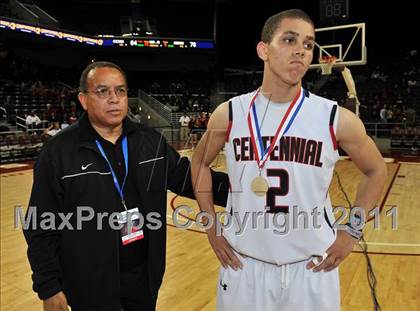Thumbnail 3 in Mater Dei vs. Centennial (CIF Southern D1 Regional Final) photogallery.