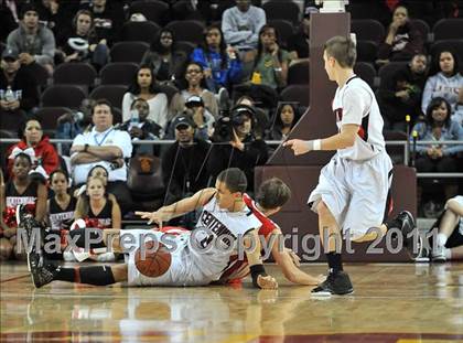 Thumbnail 1 in Mater Dei vs. Centennial (CIF Southern D1 Regional Final) photogallery.